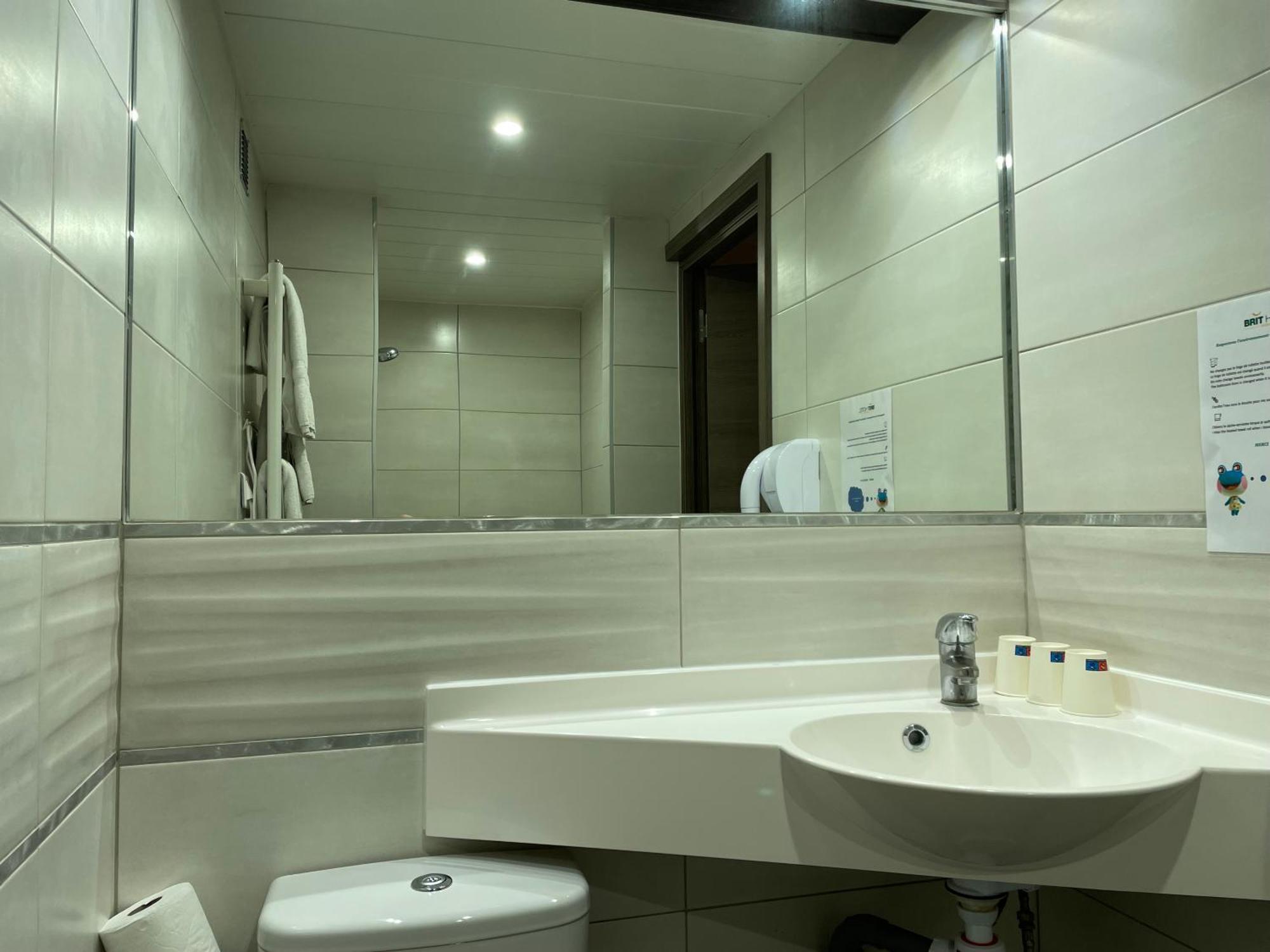 Brit Hotel St-Quentin/Nord Fayet  Luaran gambar