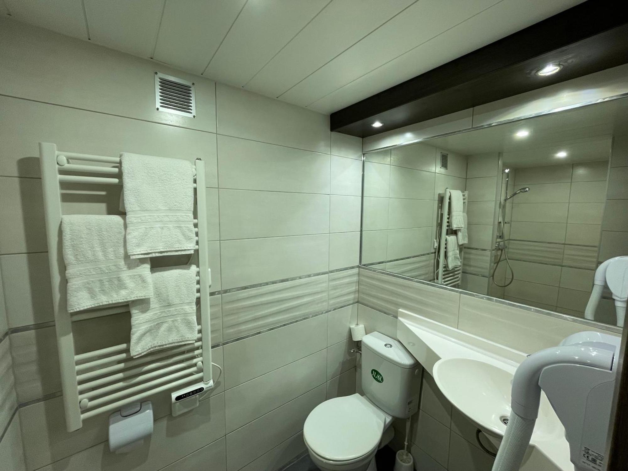 Brit Hotel St-Quentin/Nord Fayet  Luaran gambar