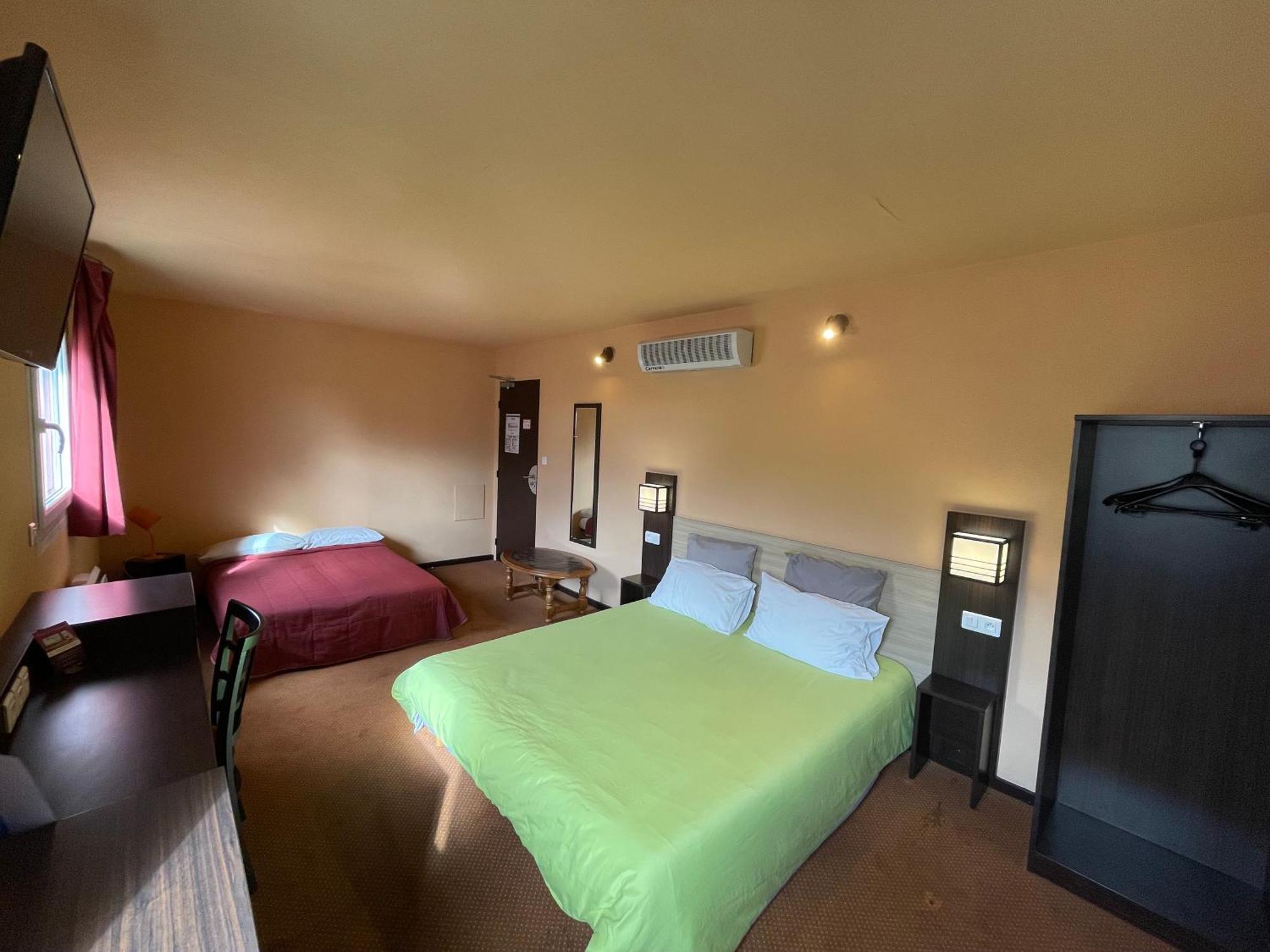 Brit Hotel St-Quentin/Nord Fayet  Luaran gambar