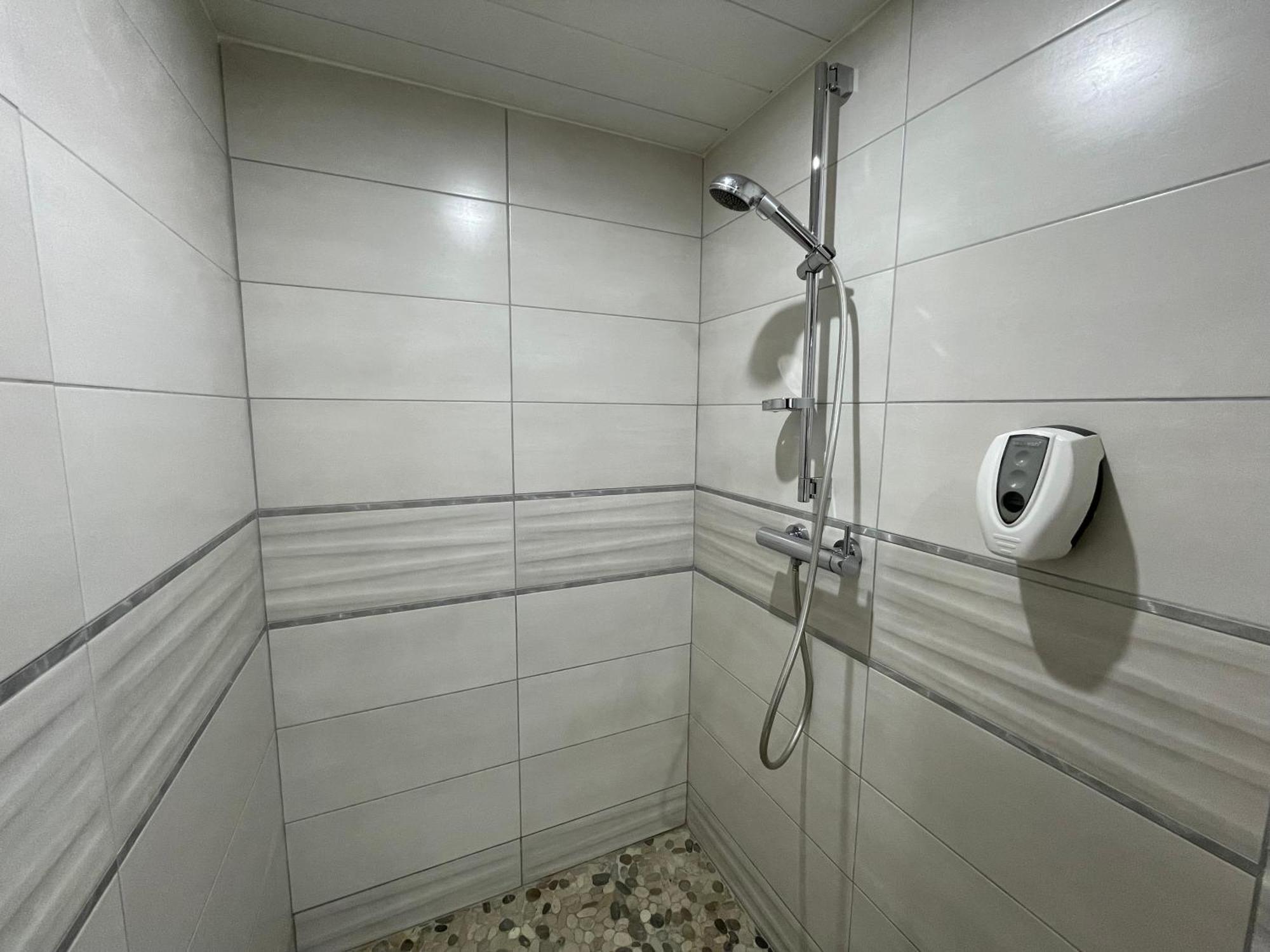 Brit Hotel St-Quentin/Nord Fayet  Luaran gambar