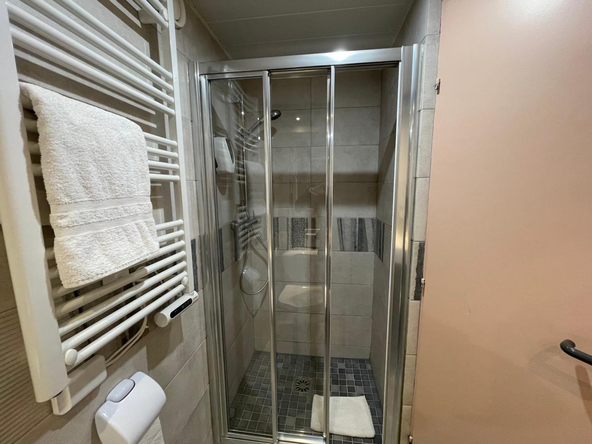 Brit Hotel St-Quentin/Nord Fayet  Luaran gambar